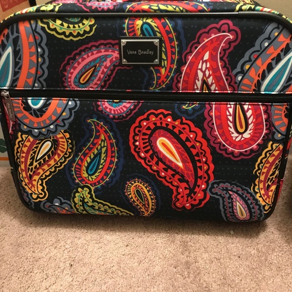 4 piece Vera Bradley luggage set - Picture 4 of 8